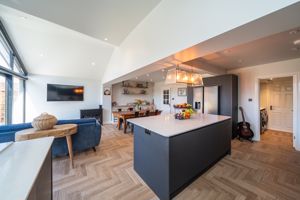 KITCHEN/DINER- click for photo gallery